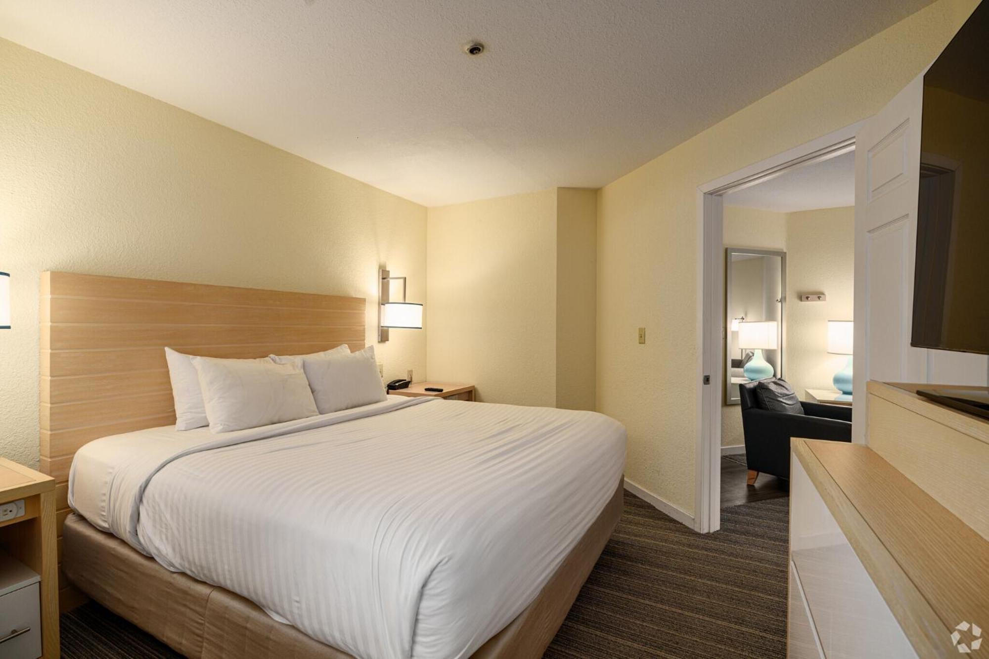 Avia Residences On Lincoln - Extended Stay Malvern Εξωτερικό φωτογραφία